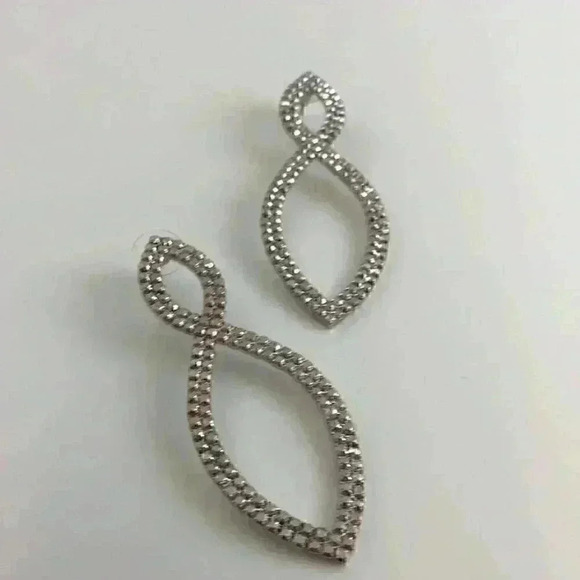 Vera Wang new trendy earrings - Picture 4 of 6